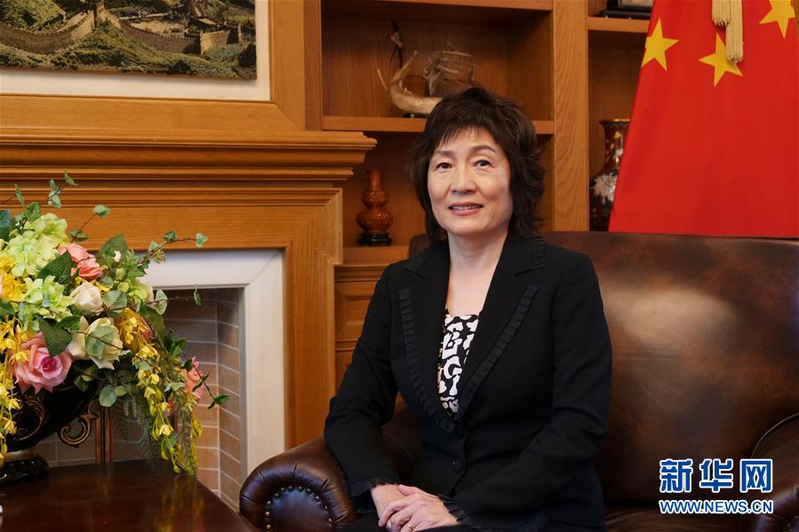 （習(xí)近平出訪配合稿&middot;圖文互動）專訪：中希關(guān)系已成為不同國家間和平相處、合作共贏的典范&mdash;&mdash;訪中國駐希臘大使章啟月