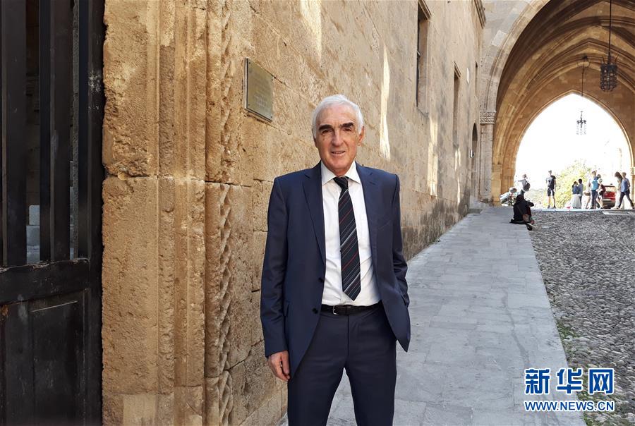 (習近平出訪配合稿·圖文互動)專訪:“與習主席見面是我人生的獨特經(jīng)歷”——訪希臘羅德島愛琴海學院負責人斯庫爾托斯