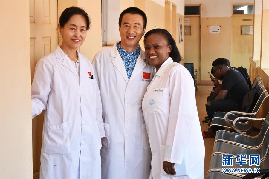 （國際&middot;圖文互動）（1）通訊：《中喀一家人》&mdash;&mdash;贈別中國醫(yī)療隊員的非洲旋律