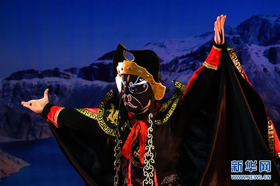 （國際）（1）&ldquo;歡樂春節(jié)&rdquo;專場演出拉開中古建交60周年系列活動(dòng)序幕