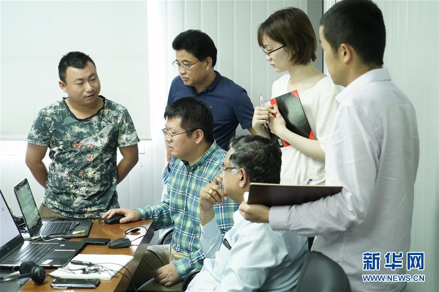 （國際&middot;圖文互動）（1）通訊：春節(jié)，&ldquo;是工期而不是假期&rdquo;&mdash;&mdash;記科倫坡港口城的中國建設者