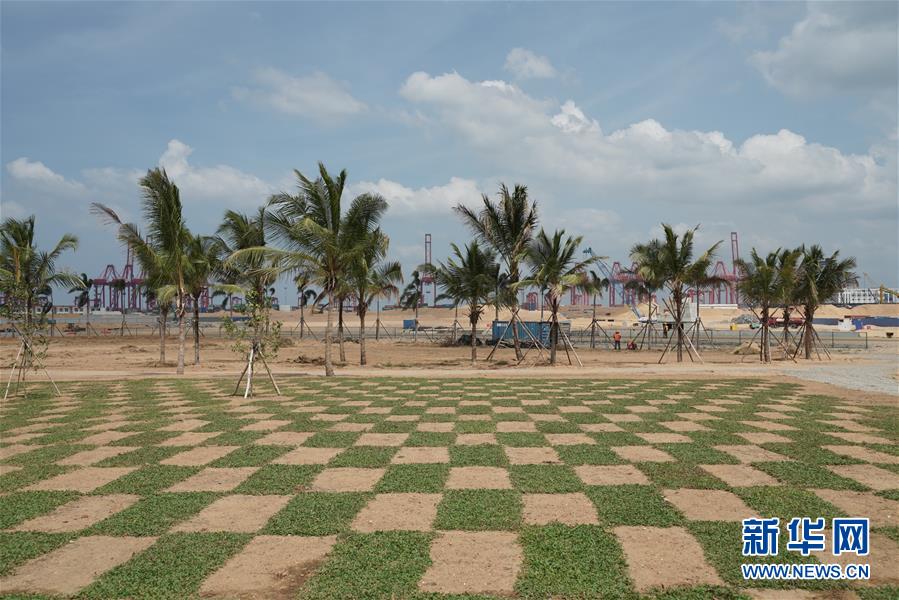 （國際&middot;圖文互動）（2）通訊：春節(jié)，&ldquo;是工期而不是假期&rdquo;&mdash;&mdash;記科倫坡港口城的中國建設者