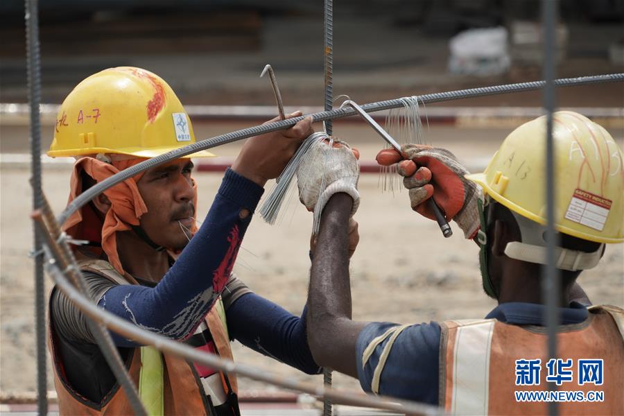 （國際&middot;圖文互動）（4）通訊：春節(jié)，&ldquo;是工期而不是假期&rdquo;&mdash;&mdash;記科倫坡港口城的中國建設者