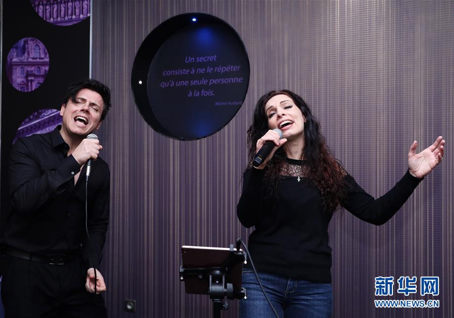 （國際&middot;圖文互動）（4）通訊：手牽手，我們共同驅(qū)散陰霾&mdash;&mdash;法國音樂人創(chuàng)作抗疫歌曲背后的故事