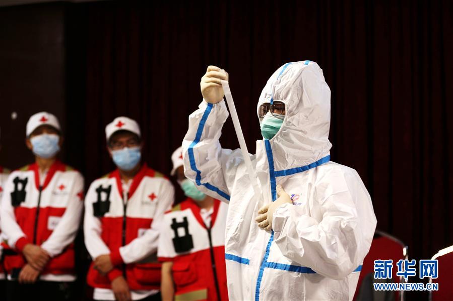 （國際疫情&middot;圖文互動）（6）通訊：經(jīng)驗(yàn)豐富裝備精良 中國專家組在伊拉克助力抗疫