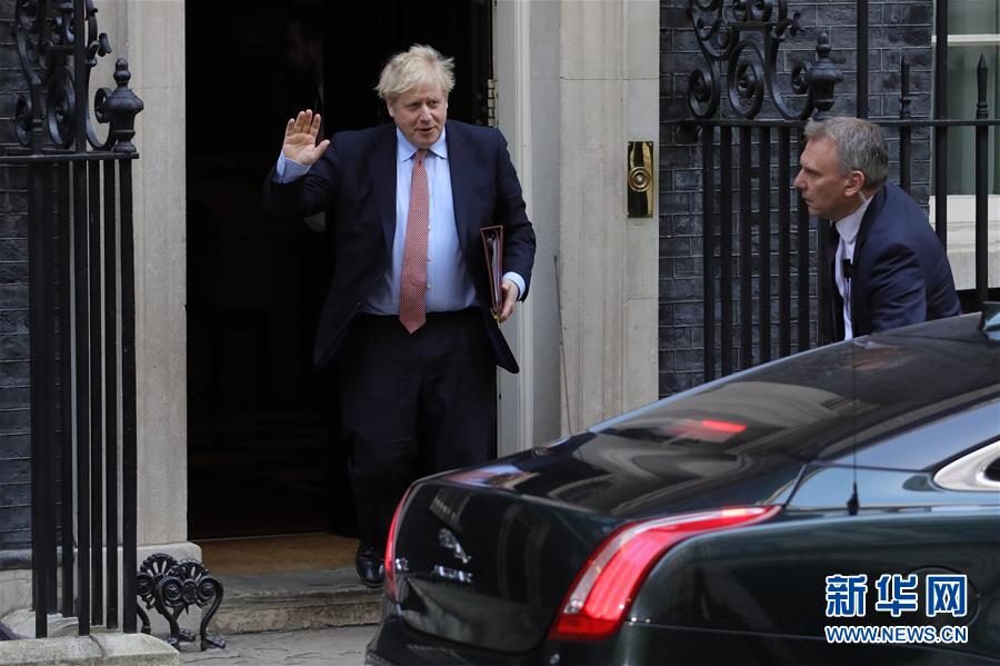 (國際)英國首相進(jìn)醫(yī)院接受檢測