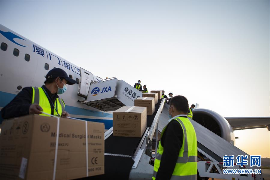 (聚焦疫情防控·圖文互動(dòng))(2)江西開通醫(yī)用防護(hù)物資國(guó)際航空貨郵包機(jī)