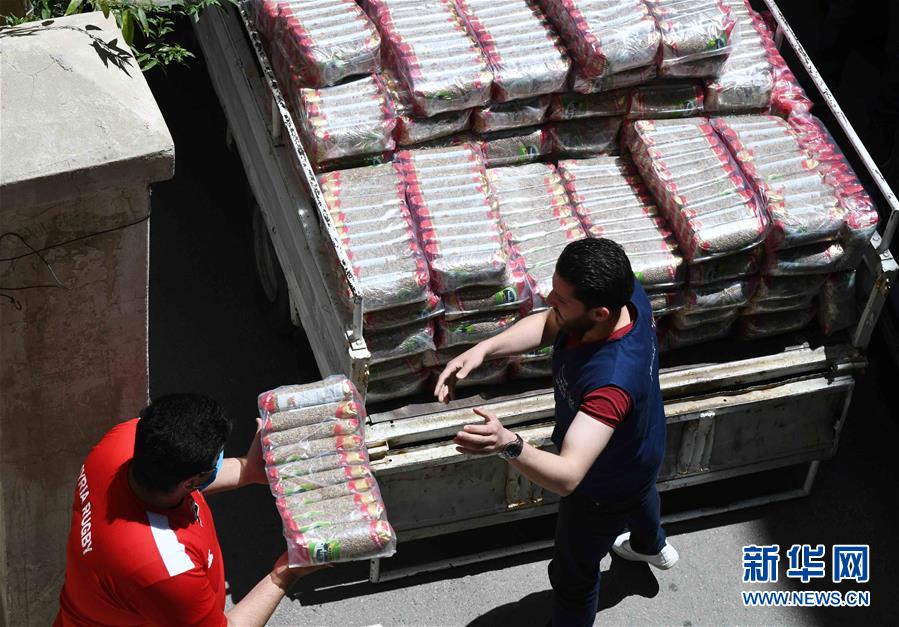 （國(guó)際疫情&middot;圖文互動(dòng)）（1）通訊：疫情中，那抹笑容最難忘&mdash;&mdash;記向困難家庭發(fā)放愛(ài)心包裹的敘利亞青年志愿者