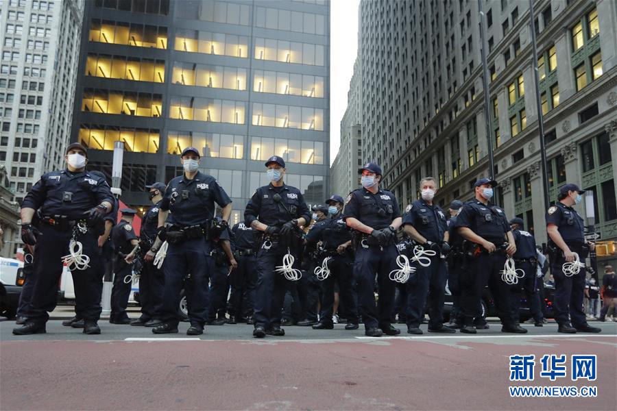 （國際）（5）美國警察執(zhí)法動作不當致一名非裔男子死亡 引發(fā)大規(guī)?？棺h
