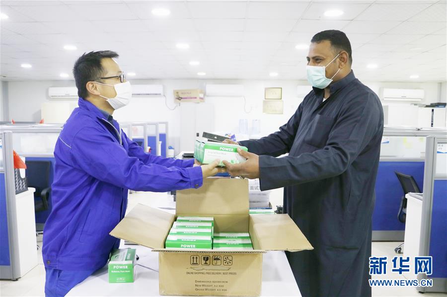 （國際疫情&middot;圖文互動）（3）通訊：防疫、生產兩不誤，沙漠現(xiàn)&ldquo;棋盤&rdquo;&mdash;&mdash;記中企承建科威特住房基建項目