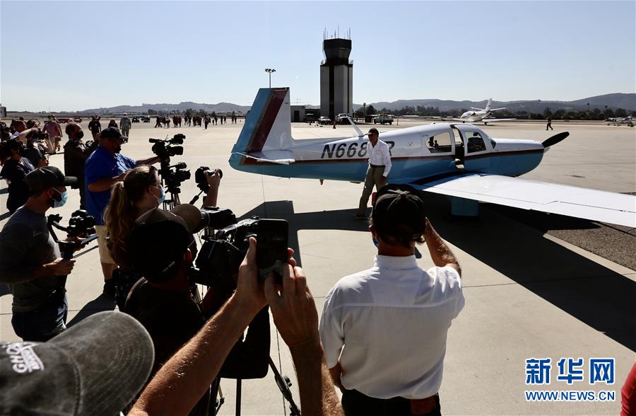 (國際·圖文互動(dòng))(5)“飛虎隊(duì)”百歲老兵駕機(jī)重上藍(lán)天