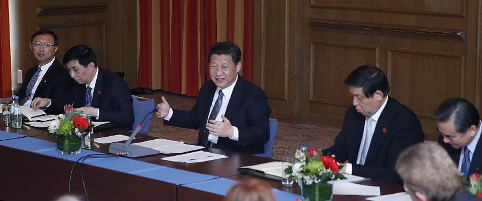 習(xí)近平同德國(guó)漢學(xué)家、孔子學(xué)院教師代表和學(xué)習(xí)漢語(yǔ)的學(xué)生代表座談