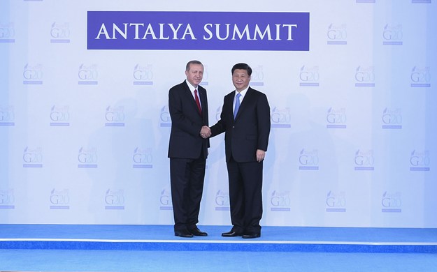 習(xí)近平抵達(dá)G20峰會(huì)現(xiàn)場 埃爾多安迎接