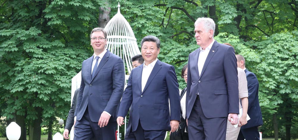 習(xí)近平出席塞爾維亞總統(tǒng)尼科利奇、總理武契奇共同舉行的午宴