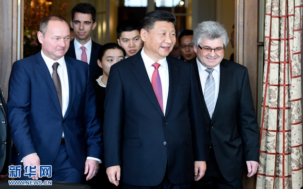 習近平會見瑞士聯(lián)邦國民院議長和聯(lián)邦院議長