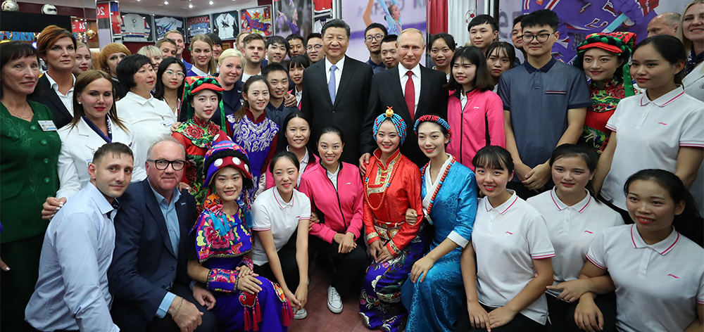 習(xí)近平和俄羅斯總統(tǒng)普京共同訪問&ldquo;海洋&rdquo;全俄兒童中心