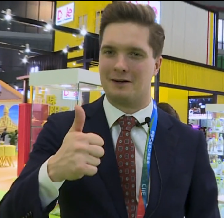 看快閃《不遠萬里來看&ldquo;你&rdquo;》，聽老外點贊進博會