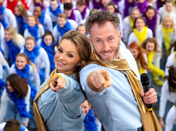 一起來(lái)battle！325名英國(guó)舞者大跳迪斯科破吉尼斯世界紀(jì)錄