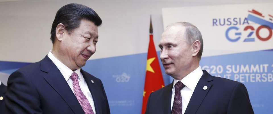 2013年9月，習(xí)近平在圣彼得堡會見普京