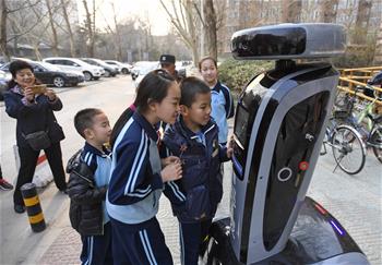 北京：&ldquo;機(jī)器人探長&rdquo;落戶社區(qū)